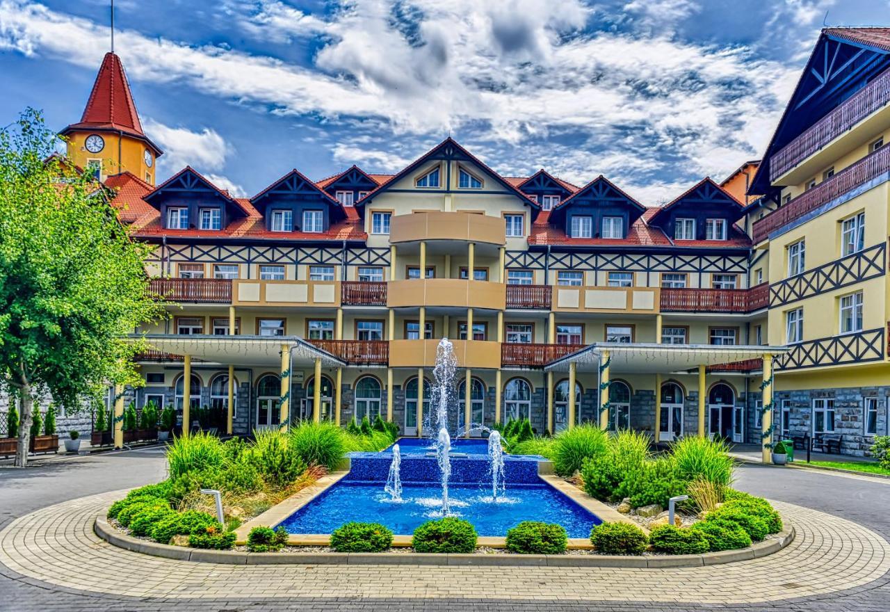 Sanatorium St. Lukas Hotel Swieradow-Zdroj Bagian luar foto