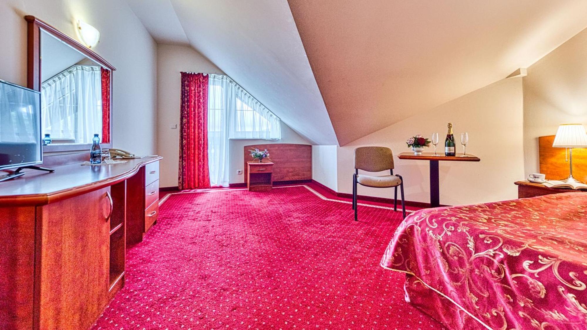 Sanatorium St. Lukas Hotel Swieradow-Zdroj Bagian luar foto